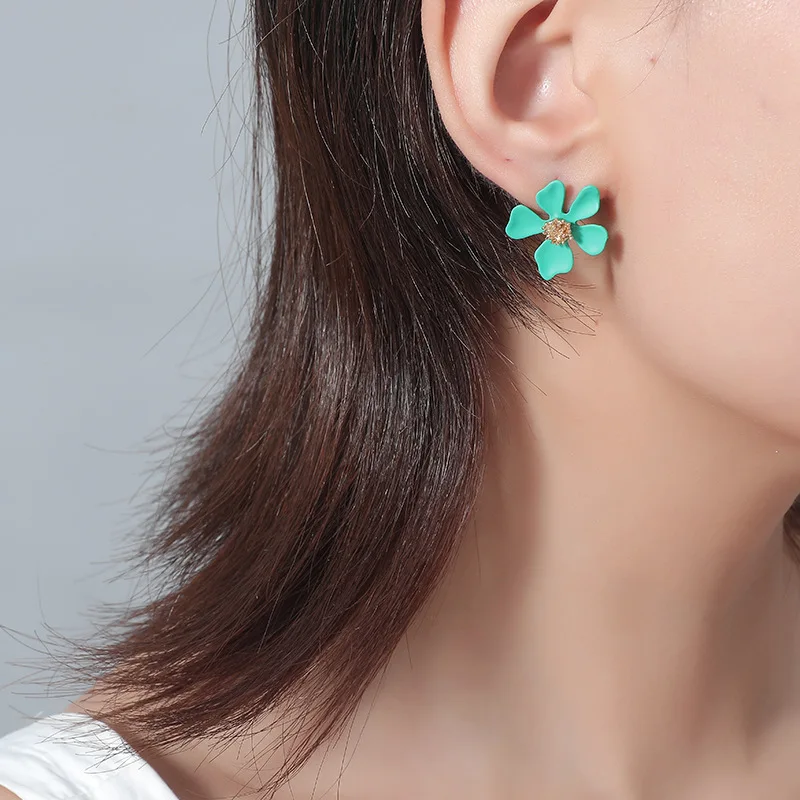 

Flower Stud Earrings For Women Green Red White Yellow Pink Simple Romantic Elegant Women's Earings Female Jewelry Gift Party