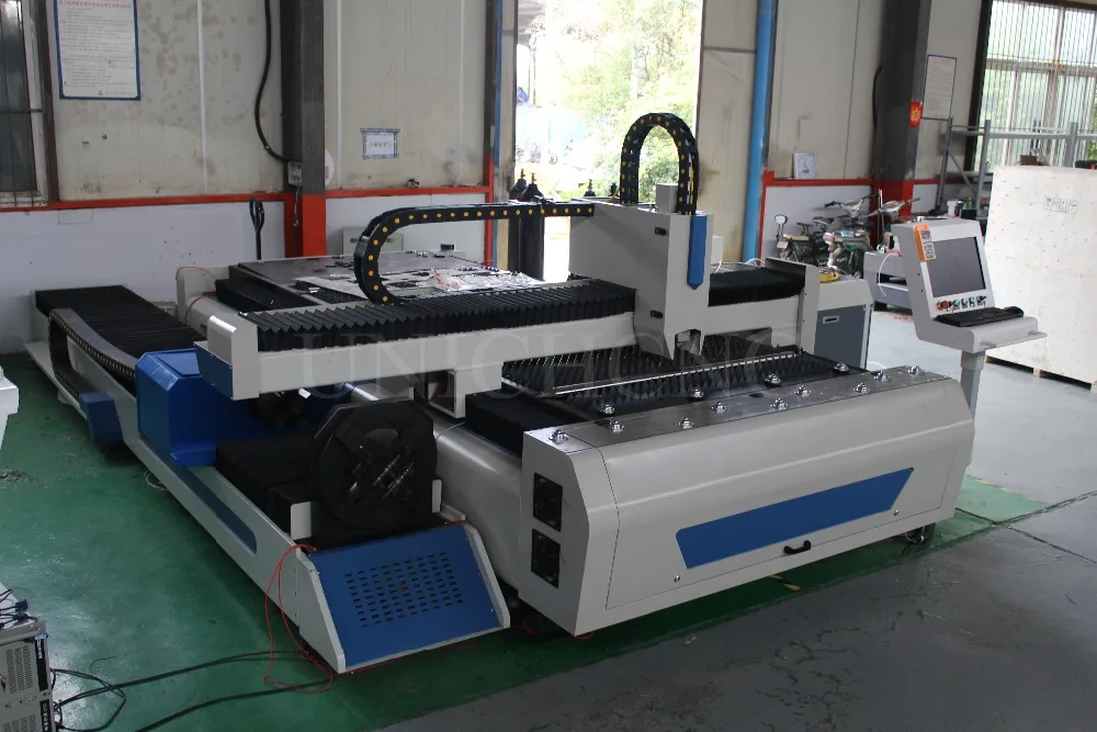 High Speed Square round Tube Pipe 500W Fiber Laser Cutting Machine