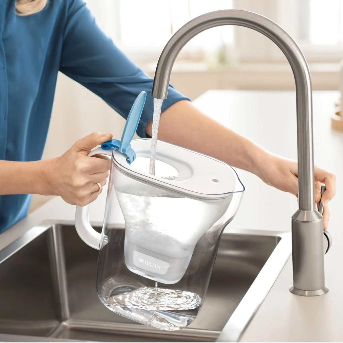 Фильтр кувшин BRITA Style XL MX+ LED Синий(Объем 3,6 л, кассета на 300 л, электронный индикатор