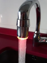 Luminoso cambiando Colore boquilla para grifo de agua del rociador de agua brillante luz Led frontal resplandor grifo de cocina Filtro de acceso a baño