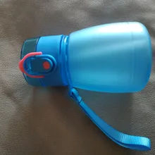Botella de agua de plástico 320ML botella libre de Bpa, prueba de fugas tetera con cuerda portátil botella de agua de la escuela para niños Vasos