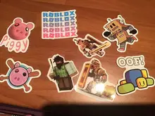 Conjunto de figuras de anime roblox de 50 piezas, cubierta de carrito, agua para ordenador portátil con diseño de taza, impermeable, dibujos animados, no repetitivos, pegatina de alta calidad, regalo