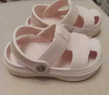 Zapatos con agujeros para bebés, sandalias antideslizantes suaves para niños y niñas de 1 a 3 años, novedad de verano