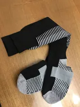 Calcetines deportivos profesionales para hombre y mujer, calcetín largo de esquí térmico, ciclismo de montaña al aire libre, ciclismo, correr, fútbol, color negro y rojo