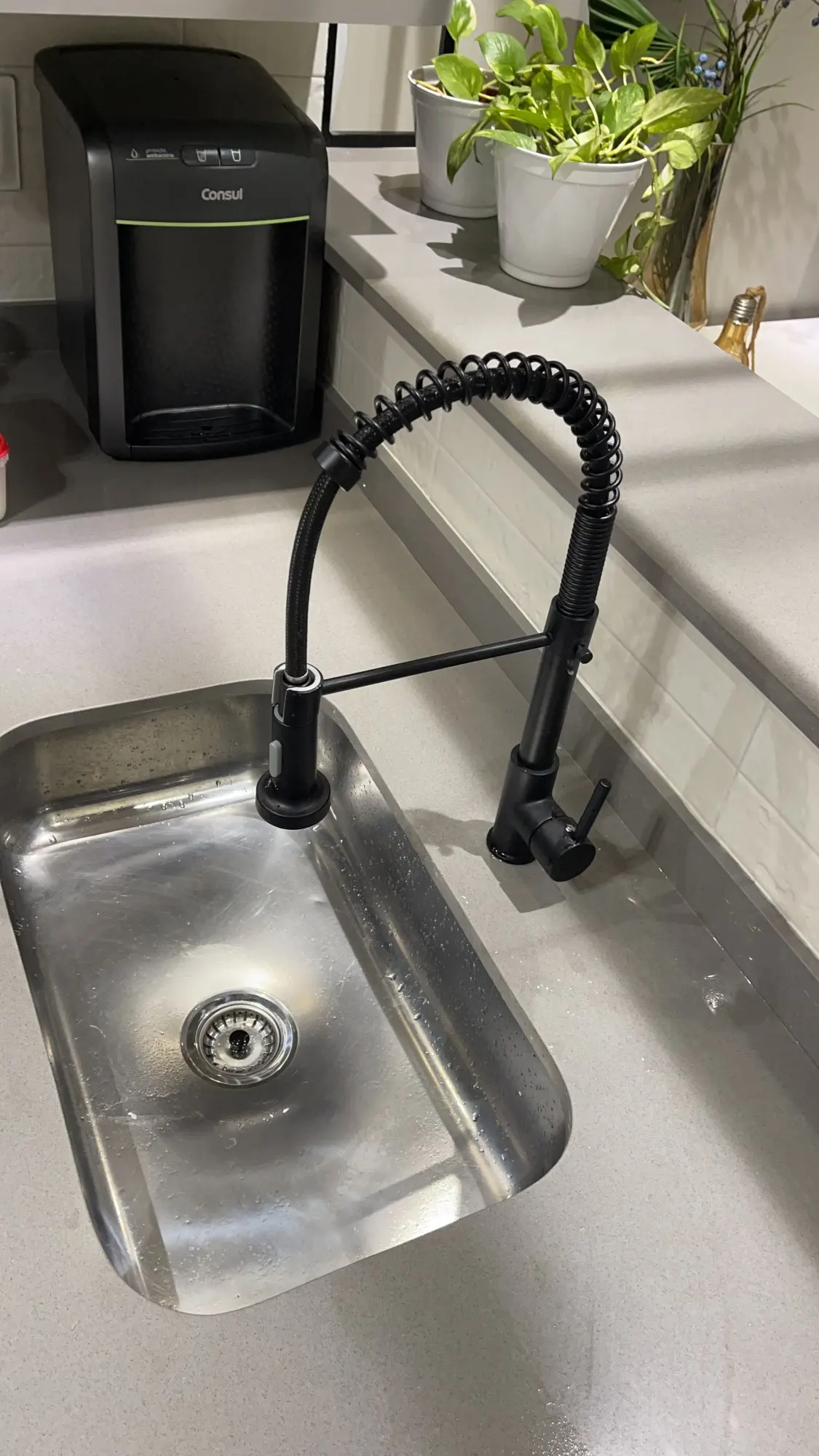 SPIRO SINGLE-HOLE KITCHEN FAUCET WITH PULL-DOWN SPRING SPOUT FAUCET photo review