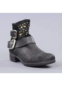 

Black ankle boots. spx4