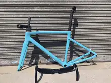 

NEW 2022 Taiwan Made T1000 UD Light Weight Carbon Road Bike Bicycle Cycling Racing Frame Disc Brake Frameset bsa+handlebar