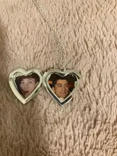 Diseño único tallado corazón-marco de fotos con forma colgante con abalorio, collares de medallón ajustables, joyería conmemorativa para hombres y mujeres