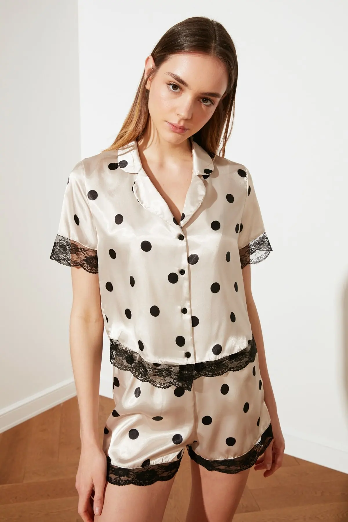 

Polka dot Lace Detail Satin Pajamas Set Summer Short Sleeve Femme Sleep Wear Two-Piece Shirt Shorts Set Casual Home Clothing Button