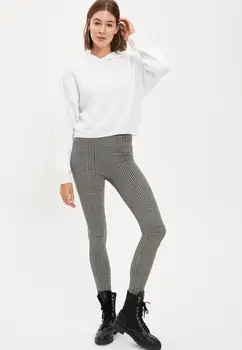 

DeFacto Woman Leggings-S0467AZ20AU