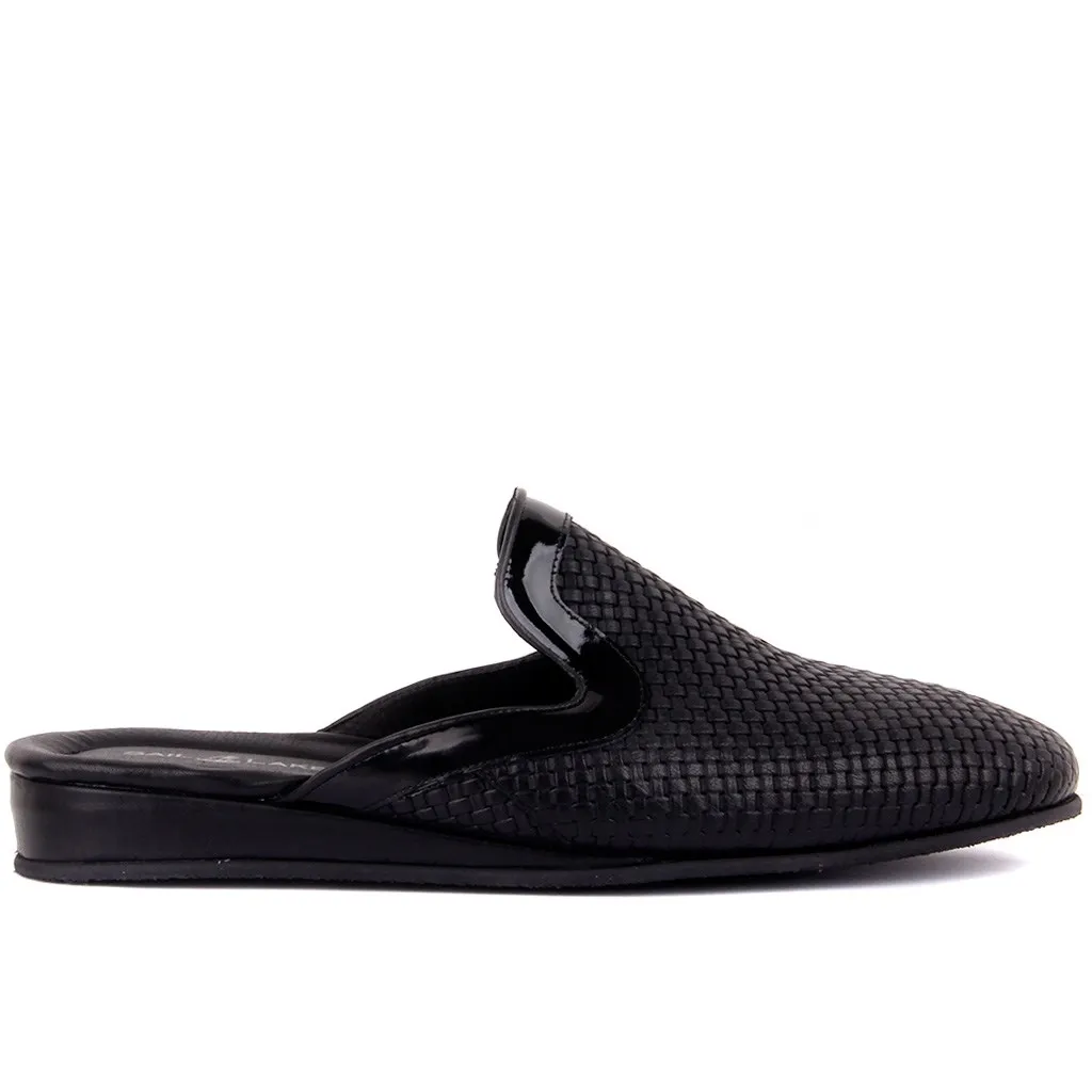 

Sail-Lakers Black Leather Mesh Reinforcement Male Outdoor Slipper