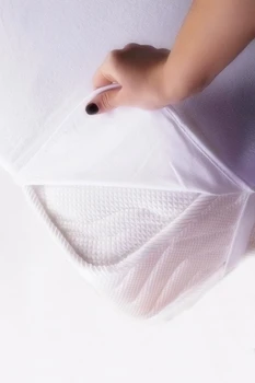 

SUEDA Waterproof 180x200 cm Mattress Protector with 4 Elastic Corners – Protective Sheet - 100% Cotton – Breathable