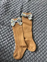 Calcetines con lazo Floral para niñas pequeñas, medias largas de algodón suave hasta la rodilla para bebés, Estilo Princesa a rayas para niños de 0 a 5 años
