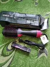 Cepillo que seca y volumiza el pelo de un solo paso, el cepillo produce aire caliente y puede alisar y arizar el pelo