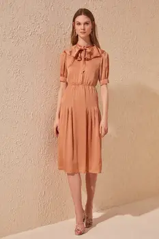 

Trendyol Scarf Collar Dress TWOSS20EL1013