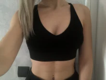 F.DYRAA Sujetador con correas cruzadas a prueba de golpes Sujetador deportivo para correr Gimnasio Sujetador superior Mujer Dobladillo ancho Push Up Entrenamiento Fitness Yoga Crop Tops Sujetador