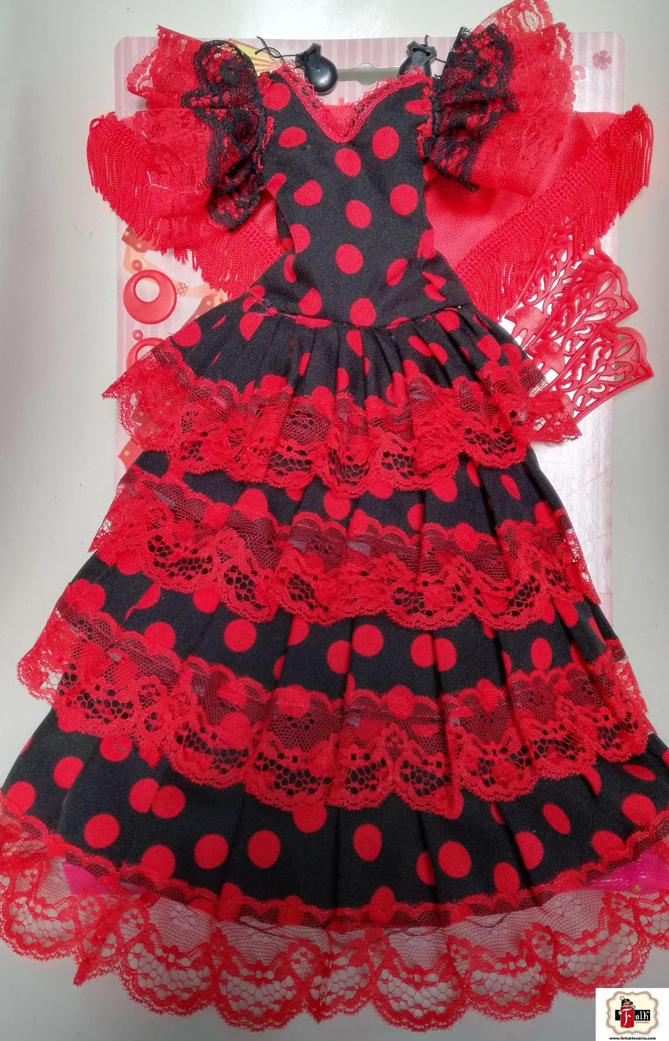 Vestido colección andaluza pendientes castainuelas peinetas y percha para Nancy de Famosa. Фабрикадо Эспанья пор фолк Артесания