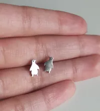 De acero inoxidable pequeño Animal pendientes para las mujeres las niñas jirafa lindo pez serpiente conejo gato pendientes joyería de abeja perro Accesorios