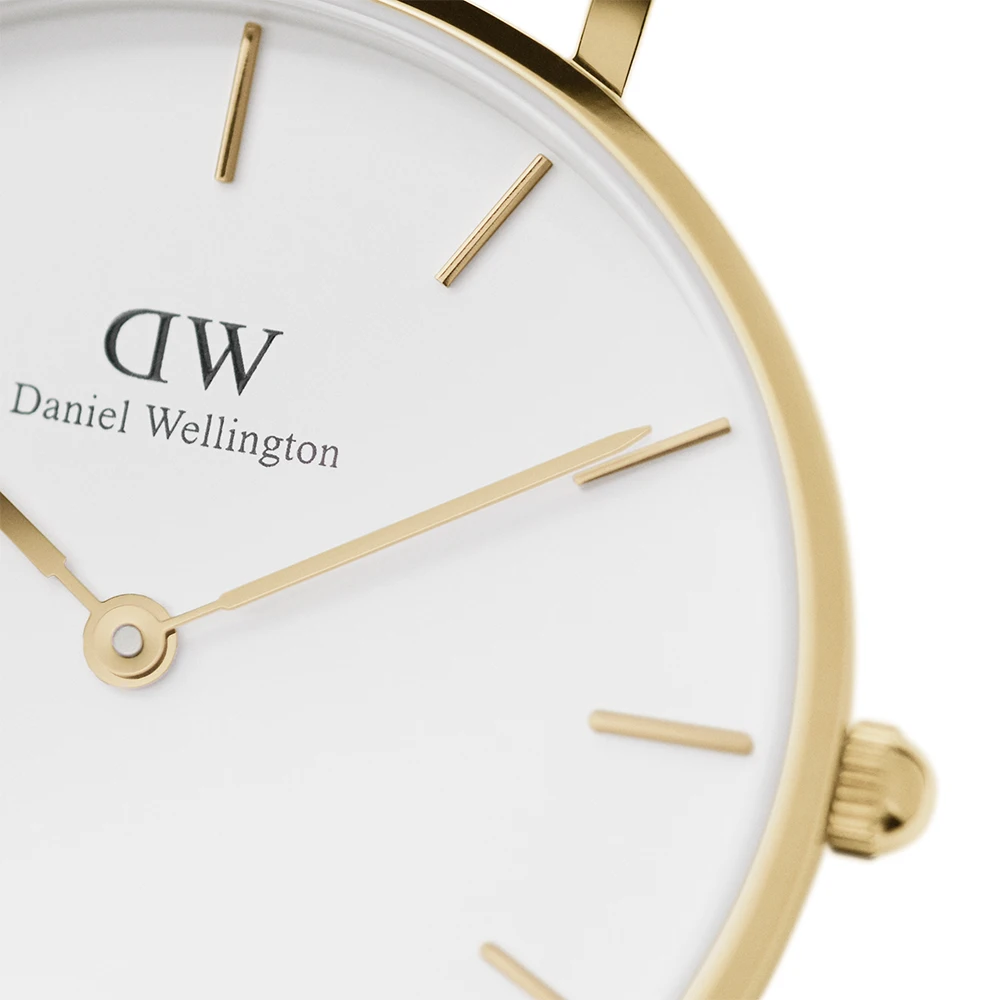 DW00100348_Petite_32_Evergold_White_CloseUp_Angle3
