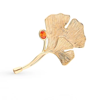 

Silver brooch with cubic zirconia sunlight sample 925