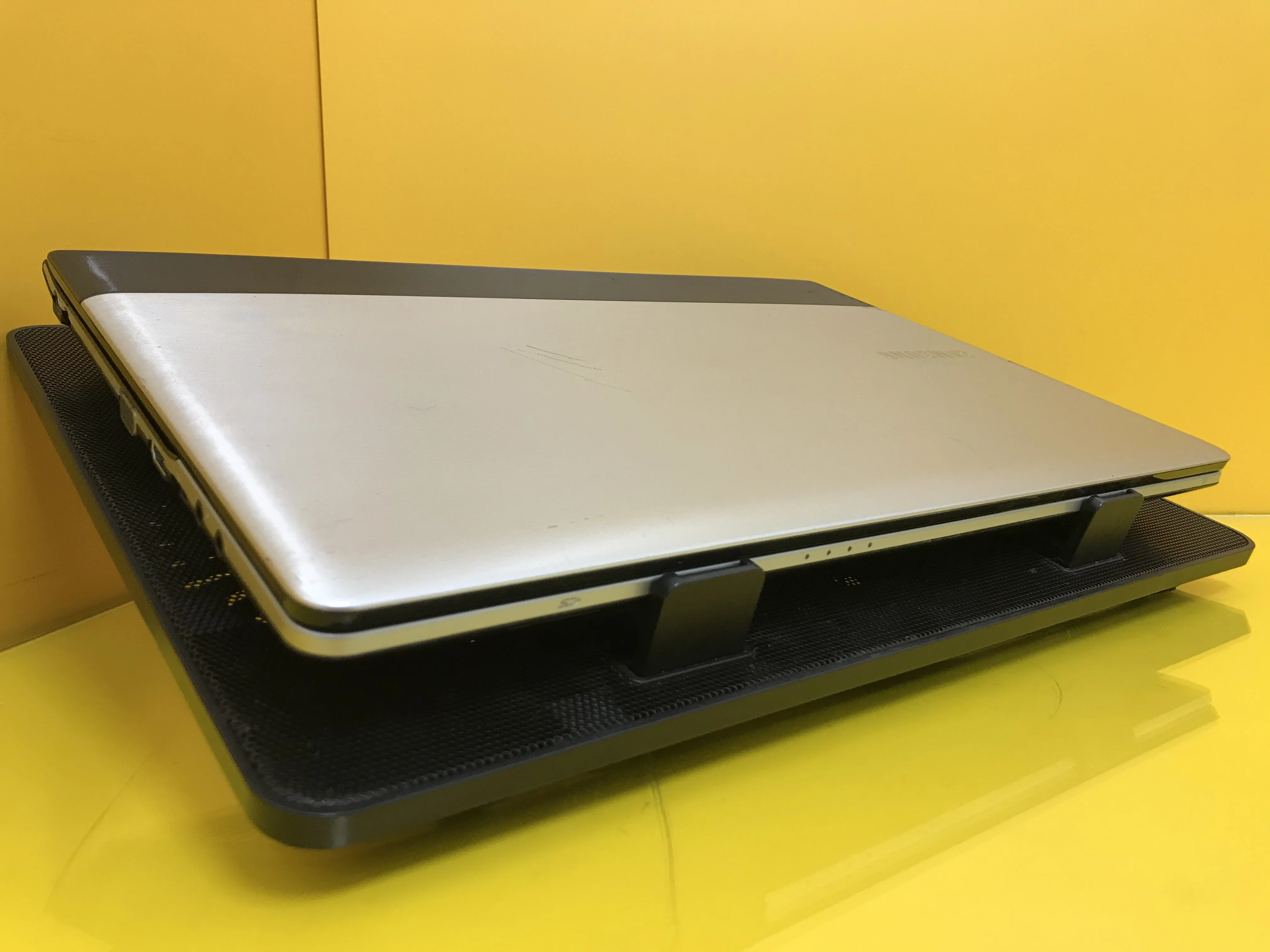 Ноутбук Samsung 15.6&quot 1366x768 Intel Core i5-2430M 3.00GHz NVIDIA GeForce GT 520MX 4Gb HDD 500Gb | Компьютеры и офис