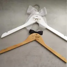 Colgador de boda personalizado, para regalo de boda, grabado de nombre, madera, para dama de honor, novio, corte láser