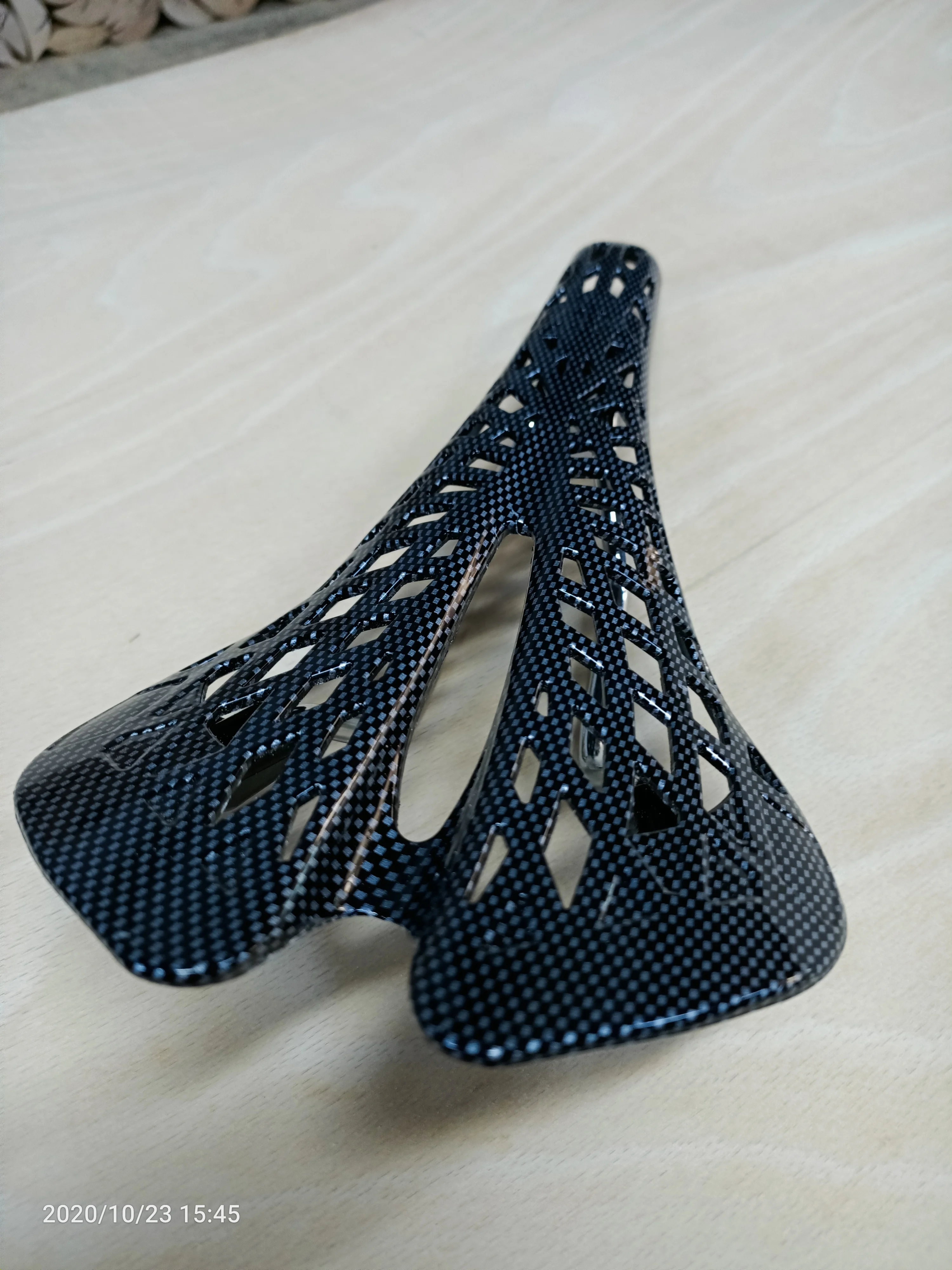 Banco de Carbono para Bicicleta CarbonFit ™ Seja Nacional