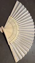 Abanico plegable de mano de seda grabado personalizado, abanico plegable Vintage, recuerdo de boda, 24 Uds.