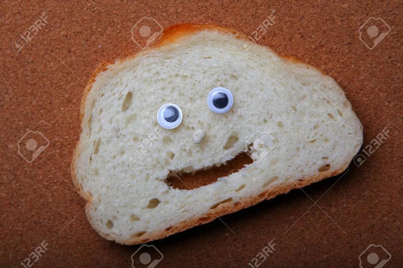 Лицо в хлебе. Лицо из хлеба. bread face.