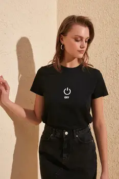 

Trendyol Embroidered Basic Knitted T-Shirt TWOSS20TS0479