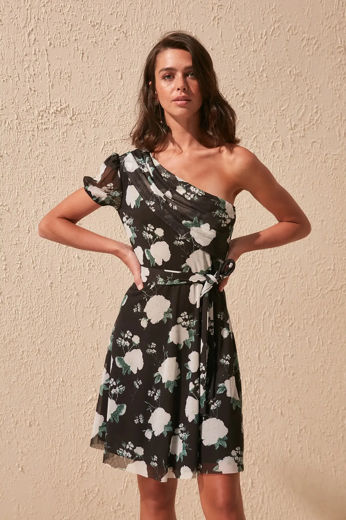 

Trendyol One Shoulder Tulle Knit Dress TWOSS20EL1104