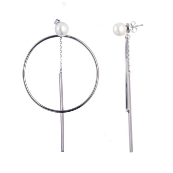 

Earrings made of silver with pearls