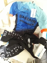 2020 Nuevo rojo STRAVA profesional bicicleta equipo manga corta Maillot Ciclismo hombres Jersey verano transpirable Conjuntos de ropa de Ciclismo