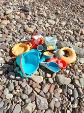 Juguetes de playa para niños, kit de juguetes playeros infantiles, baldes, palas, caja de arena, rastrillo, animales marinos de goma suave para niños pequeños, 5-17 uds.