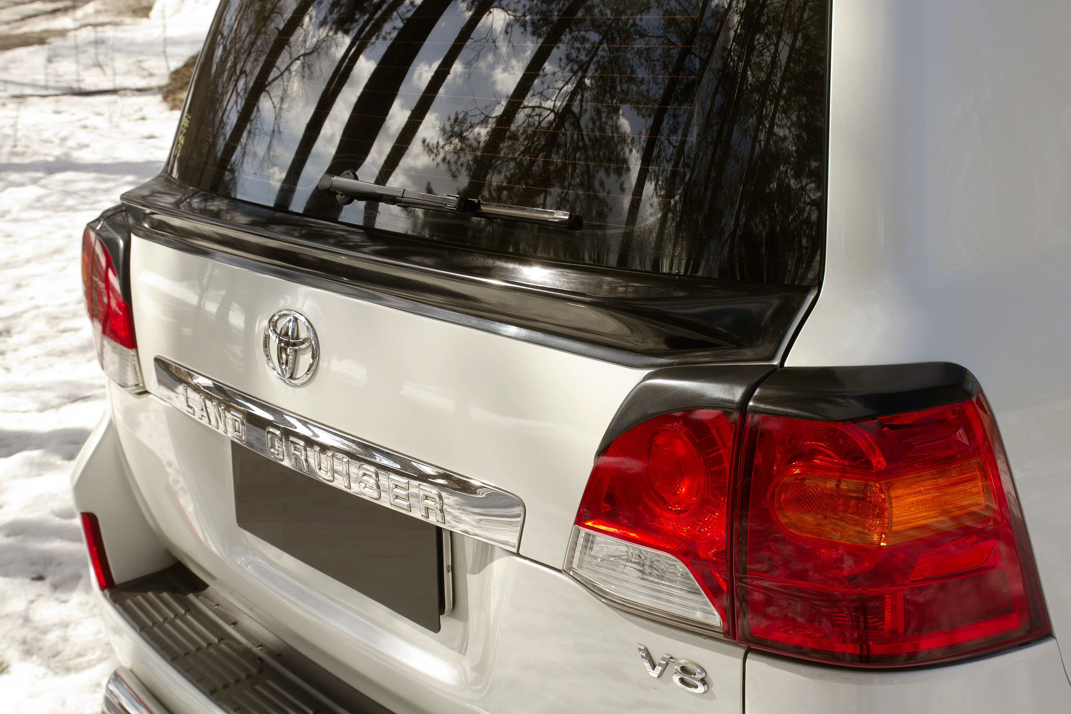 Спойлер крышки багажника Toyota LC 200 2012-2015 Land Cruiser TLC200 |