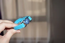 Colgante de corazón y Cascabel para gato, Collar de seguridad elástico ajustable con Material de terciopelo suave, producto para mascotas, collar para perros pequeños