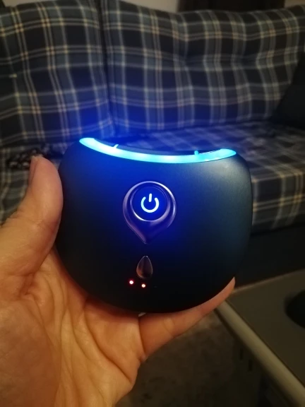 Отзыв о товаре Массажер для шеи OKACHI GLIYA, 2021 г., для массажа лица, разглаживания и удаления морщин, вибрация, холодный и горячий компресс, светодиодная подсветка, EMS терапия от пользователя S***a