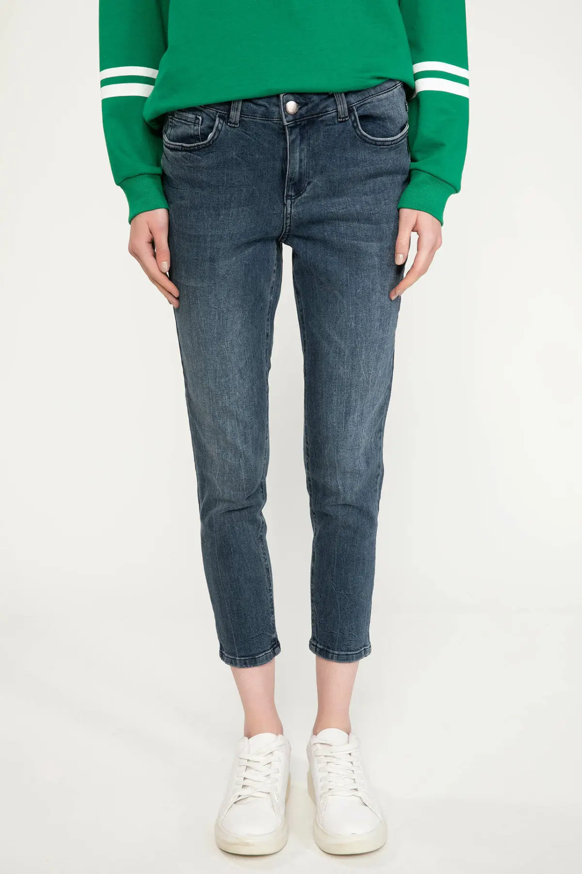 

DeFacto Navy Women Skinny Jeans Denim Casual Mid-waist Female Denim Stretch Simple Nine Minutes Trousers-J4001AZ18AU-J4001AZ18AU
