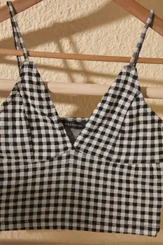 

Trendyol Gingham Crop Knitted Blouse TWOSS20BZ1530