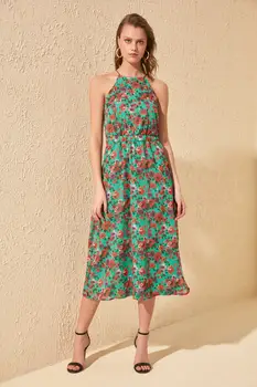 

Trendyol Flower Decorated Dress TWOSS20EL2244