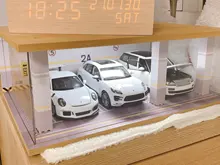 Modelo de caja de presentación para coche, cubierta de polvo acrílico de garaje subterráneo de madera con iluminación, modelo de coche, decoración de mesa de armario, 1:24