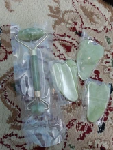 Natural Jade rodillo Guasha piel raspador Set Facial piedra reafirmante cara Anti-envejecimiento ojos hinchados masajeador cuello Anti arrugas