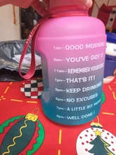 QuiFit-botella de agua de 3,78l, 2,2 L, 1,3 L, 128oz, galón, con pajita de plástico transparente, herramienta de gimnasio, jarra, taza deportiva gratis de BPA