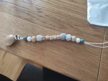 Hecho a mano personalización gratis Nombre de silicona madera Clips de chupete dentición seguros cadena mordedor bebé respetuoso del medio ambiente Clips para chupetes titular