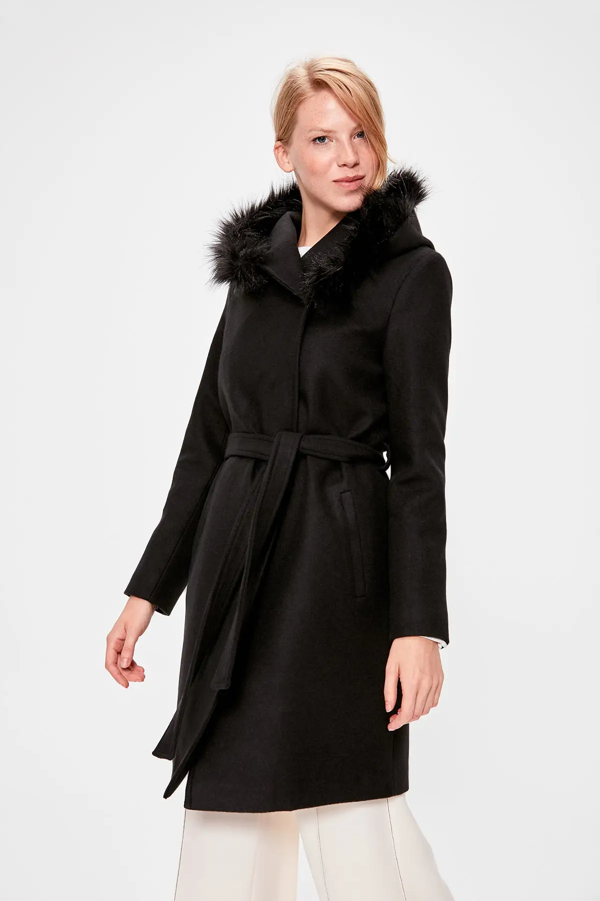 Trendyol черный мех с капюшоном арочные шерстяные штамп пальто TWOAW20KB0039
