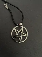 Colgante de pentagrama pentápara Hombre, collar de Black Butler, colgante de culo, Logo de Lucifer Satan, signo de Color plateado, amuleto Supernatural, joyería para hombre