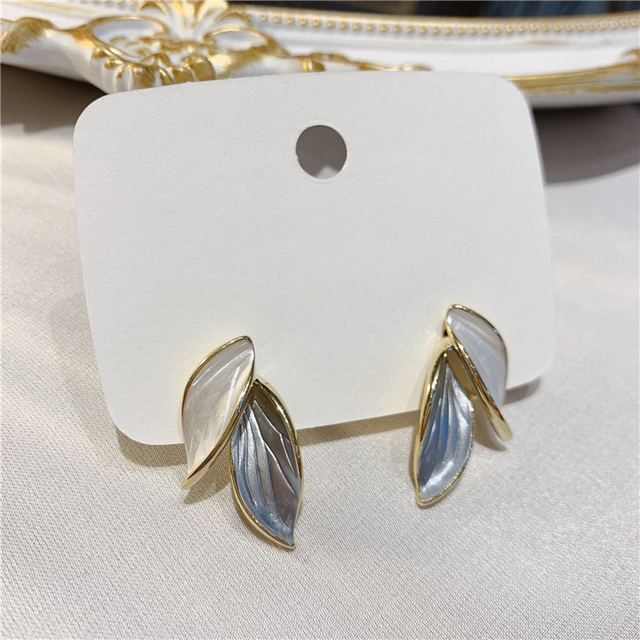 Trendy Korean Sweet Butterfly Stud Earrings For Women Lovely Sweet Grey Leaf Metal Earring Girl Party Engagement Jewelry