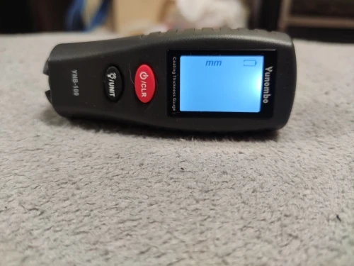 Отзыв о товаре Тестер толщины покраски Yunombo YNB-100, Цифровой измеритель толщины покраски автомобиля с руководством на русском и английском языке от пользователя A***y