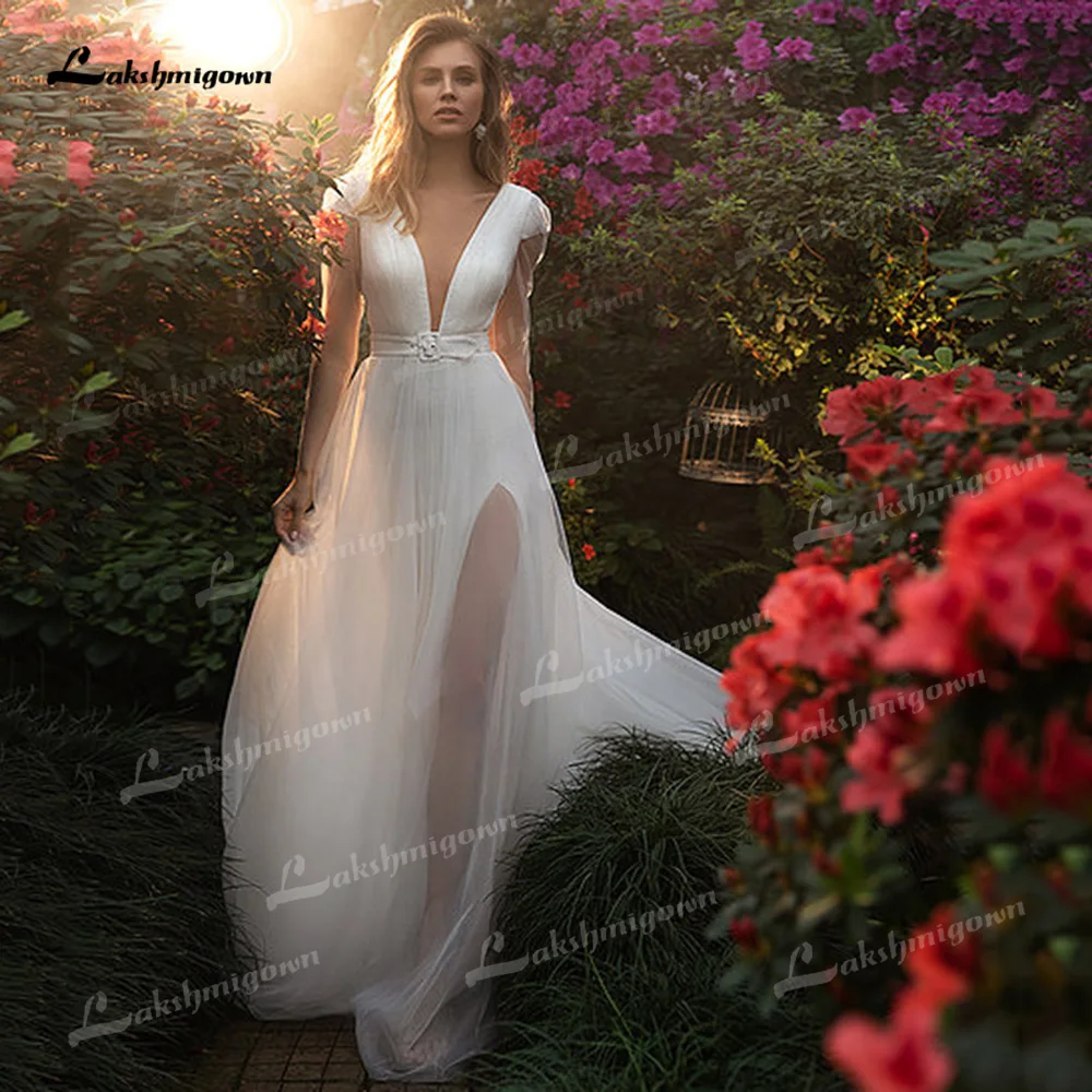 

Boho Charming Tulle A-Line Wedding Dresses Sexy V-Neck Long Sleeve Backless Low-V Sweep/Brush Train Bride Gowns Pleats Sashes