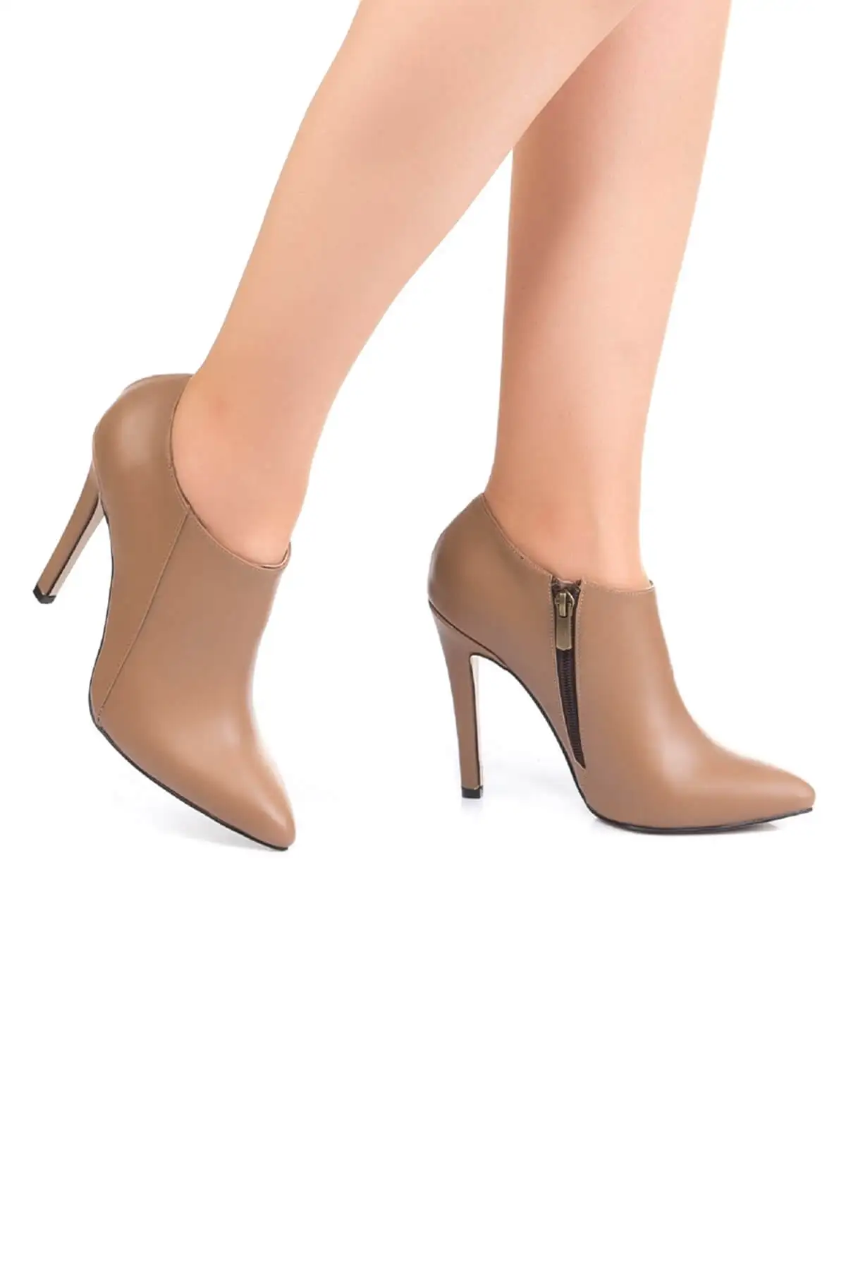 

Women's Ankle Height Boot